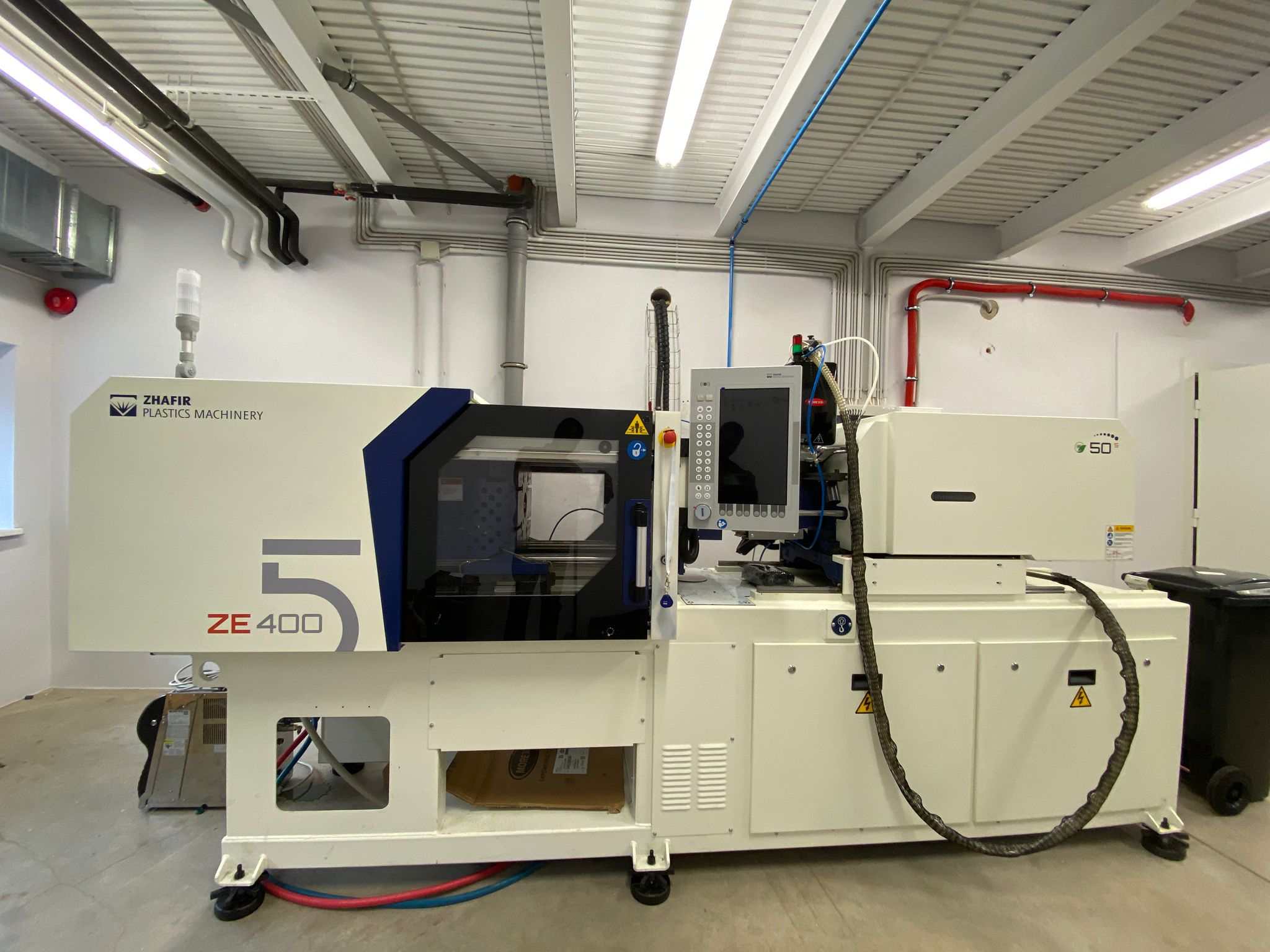 Picture of Injection Molding Machine 