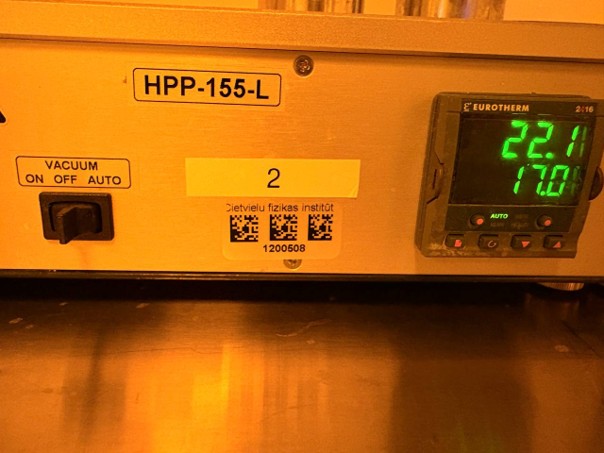 Picture of High Precision Hot Plates - 2 (Fume hood laminar right) 