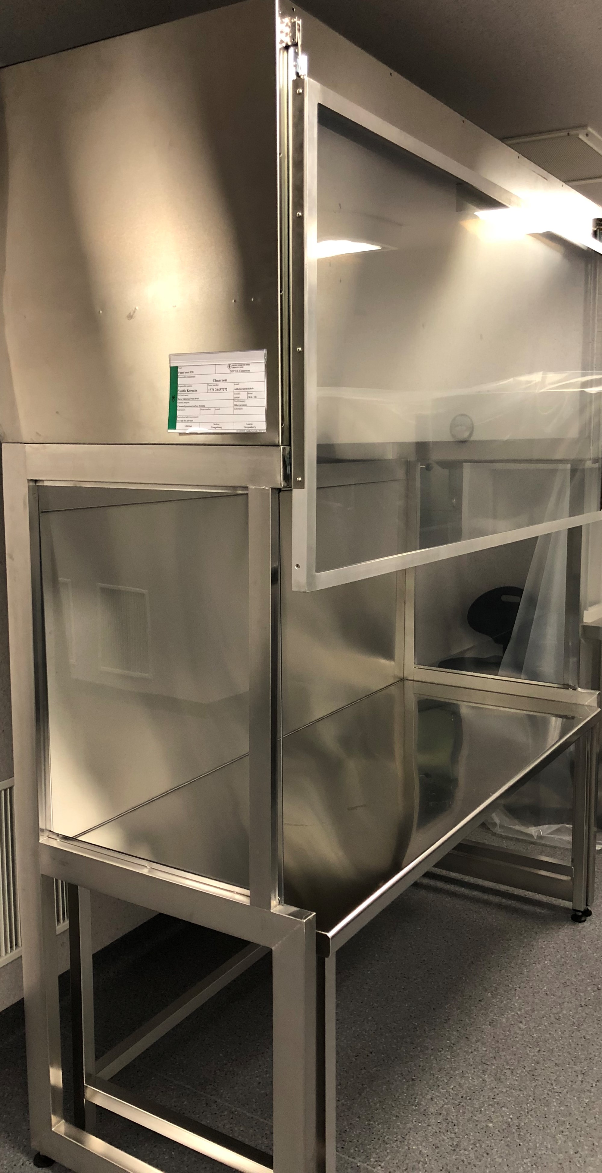 Picture of Fume hood 213