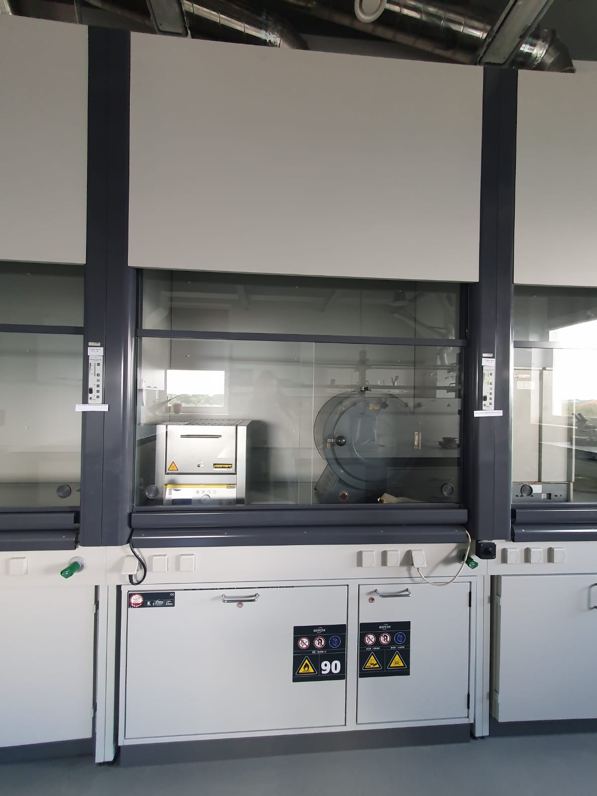 Picture of Fume hood 518-2
